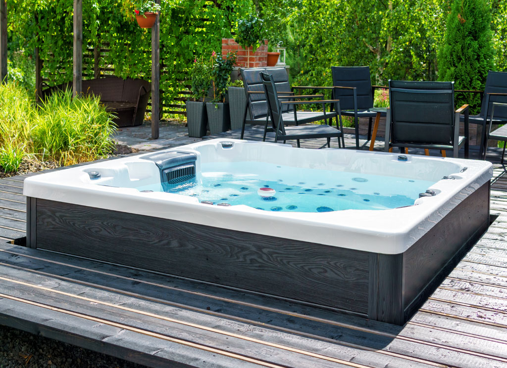 Jacuzzi,-zoals-deze-door-Remon-WaterWellness-geleverd-en-geplaatst-kan-worden